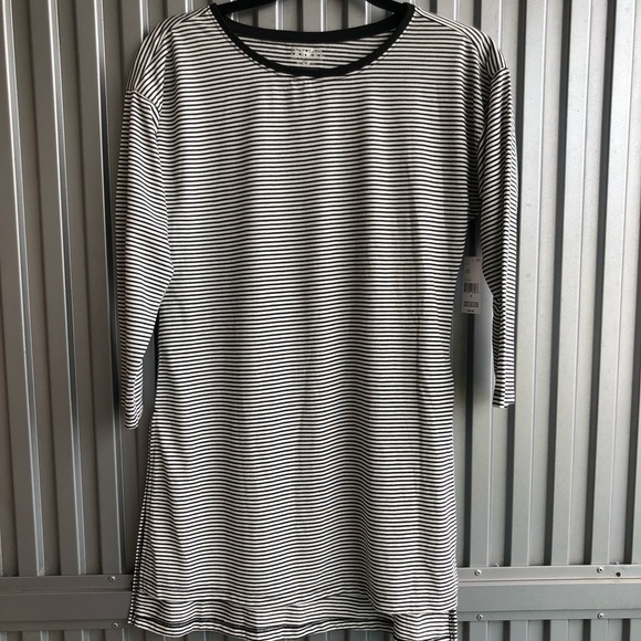 BONGO Black and White Stripe Tunic - Picture 1 of 3
